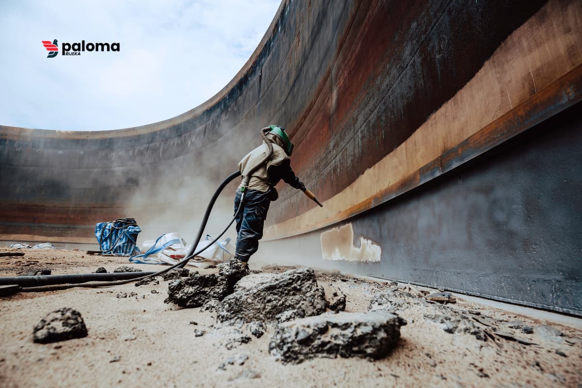 Priprema metalnih konstrukcija za zaštitu od korozije – važnost pjeskarenja u industriji